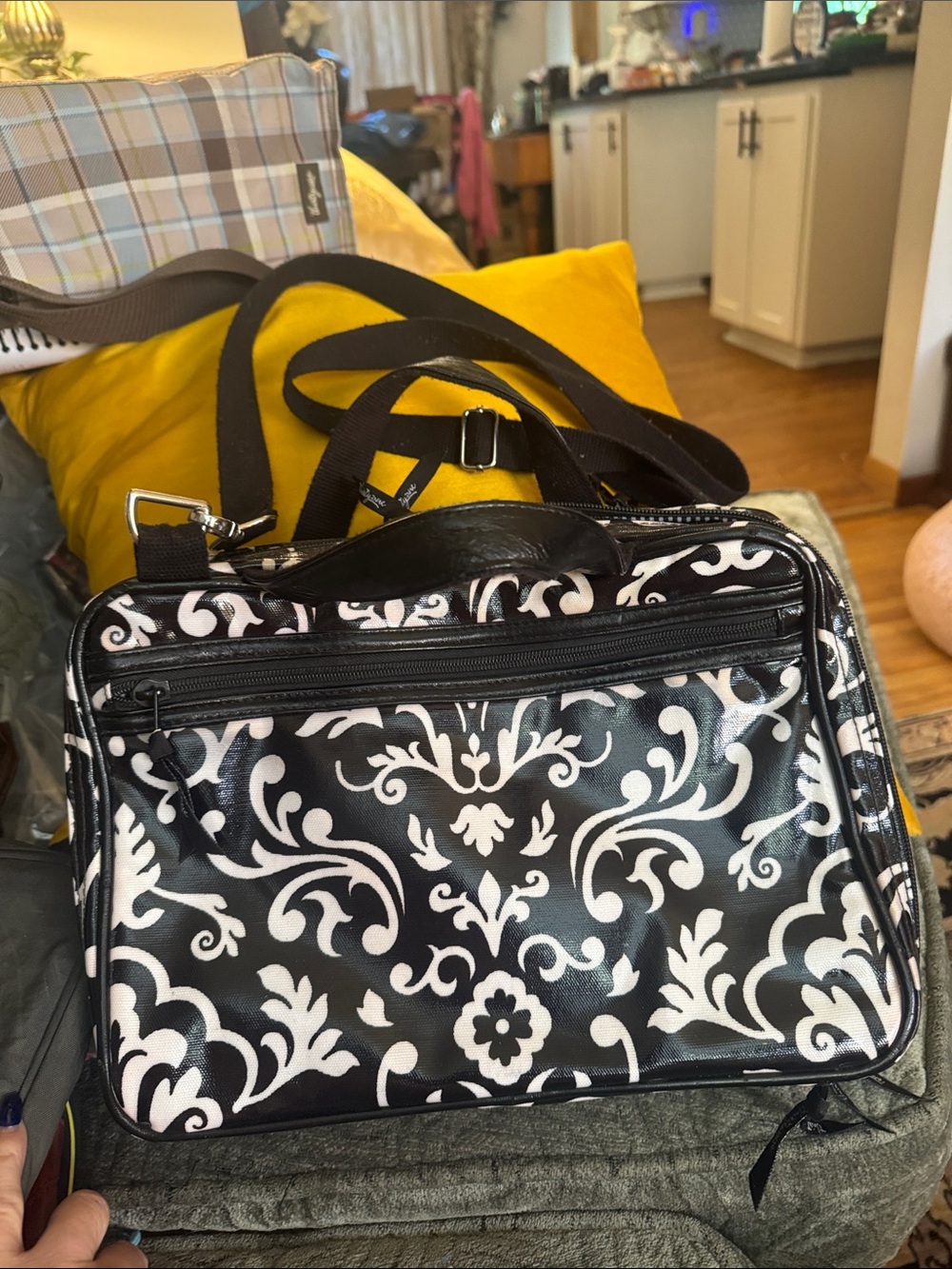 thirty-one Black & White Damask Travel Cosmetic Bag with Front Zip